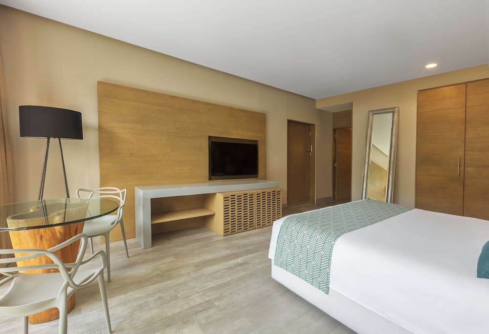 The Yucatan Playa del Carmen, Tapestry Collection by Hilton — 10