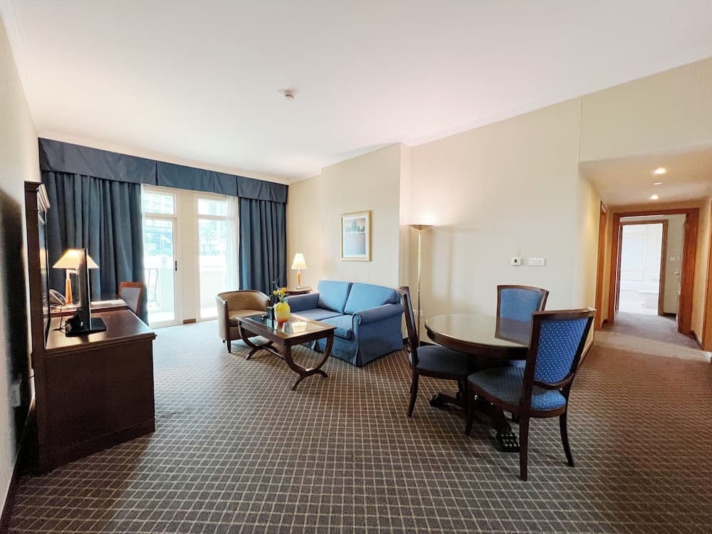 Swissôtel Al Murooj Dubai — 2