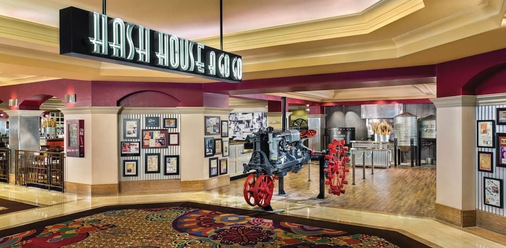 The LINQ Hotel & Casino – A Caesars Rewards Destination — 7