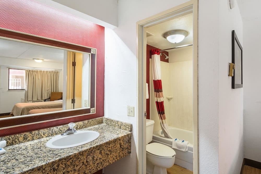 Rodeway Inn Tampa vicino a Busch Gardens - USF — 24