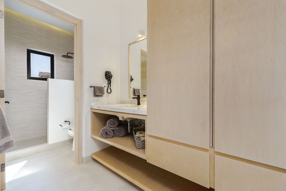 Tower 605 by Naya Homes — 9