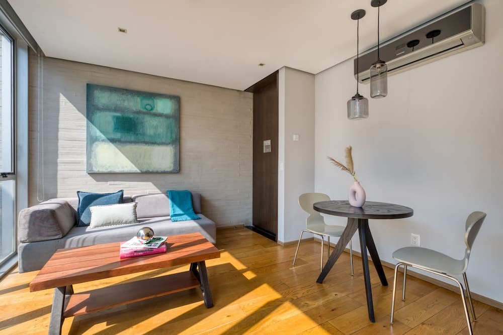 AR 218 Hotel von ULIV — 25