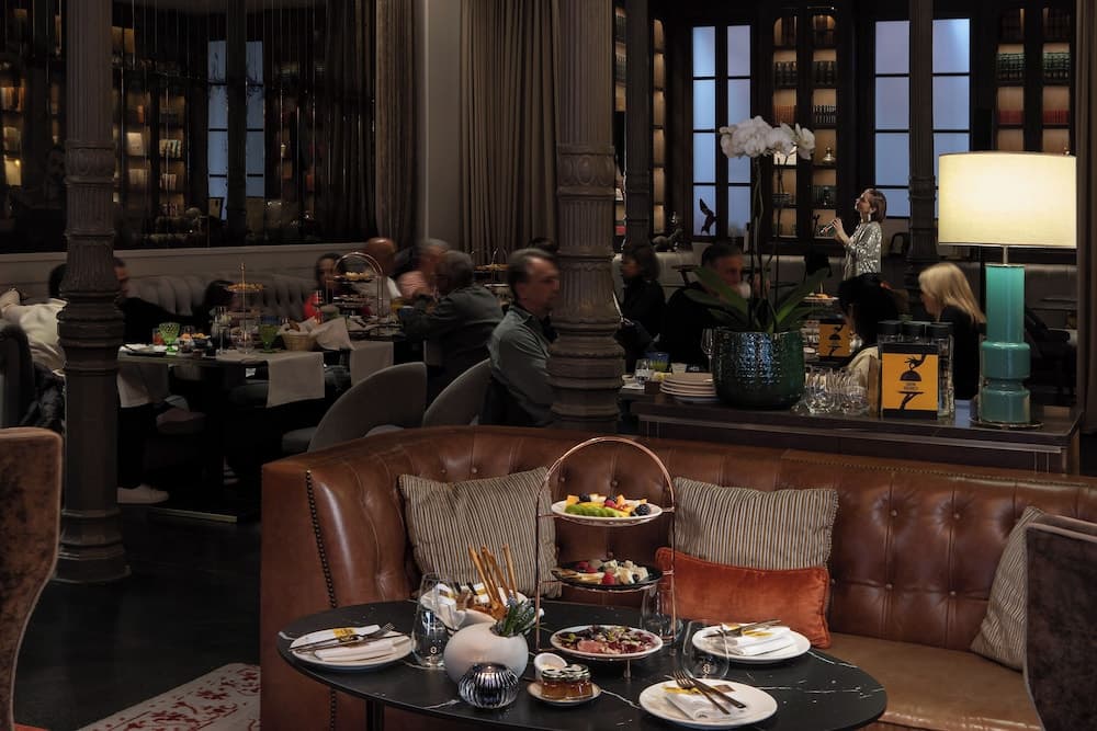 Grand Hotel Englisch — 11