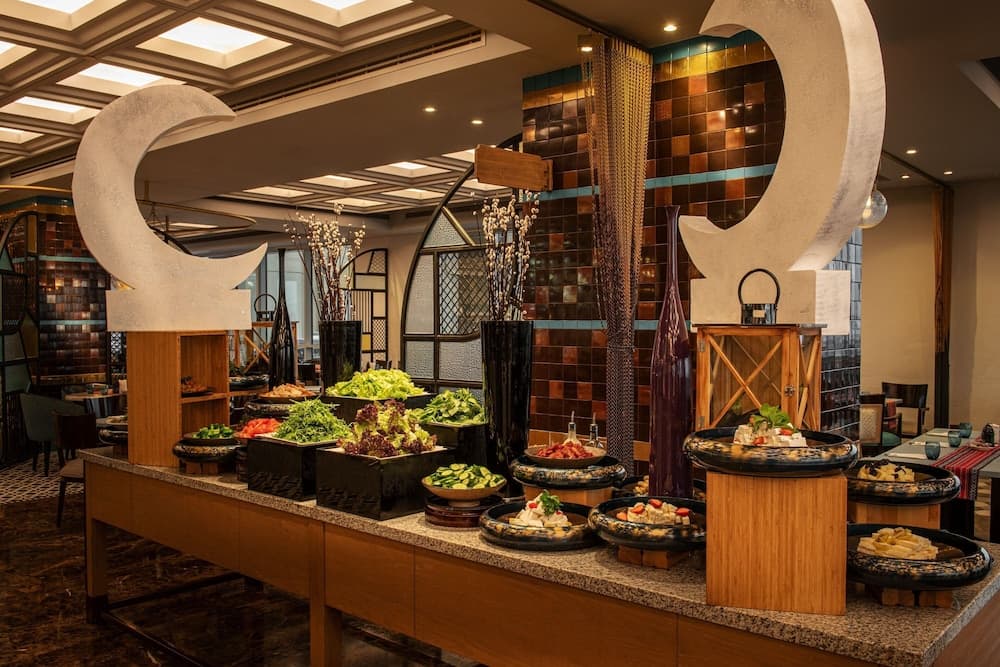 Sheraton Mall of the Emirates Hotel, Dubai — 29