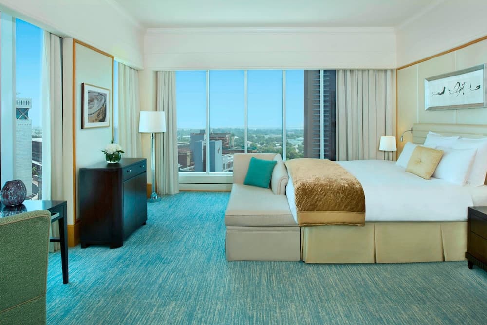 Das Ritz-Carlton, Dubai International Financial Centre — 25
