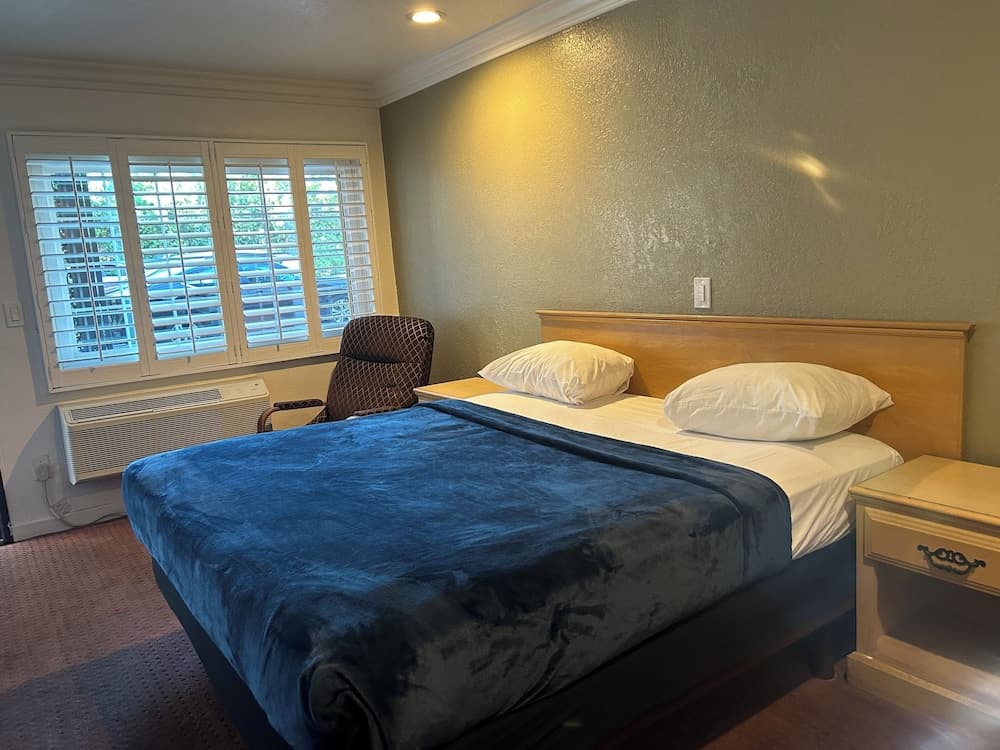 Bienvenido Inn en Colorado Blvd. — 10