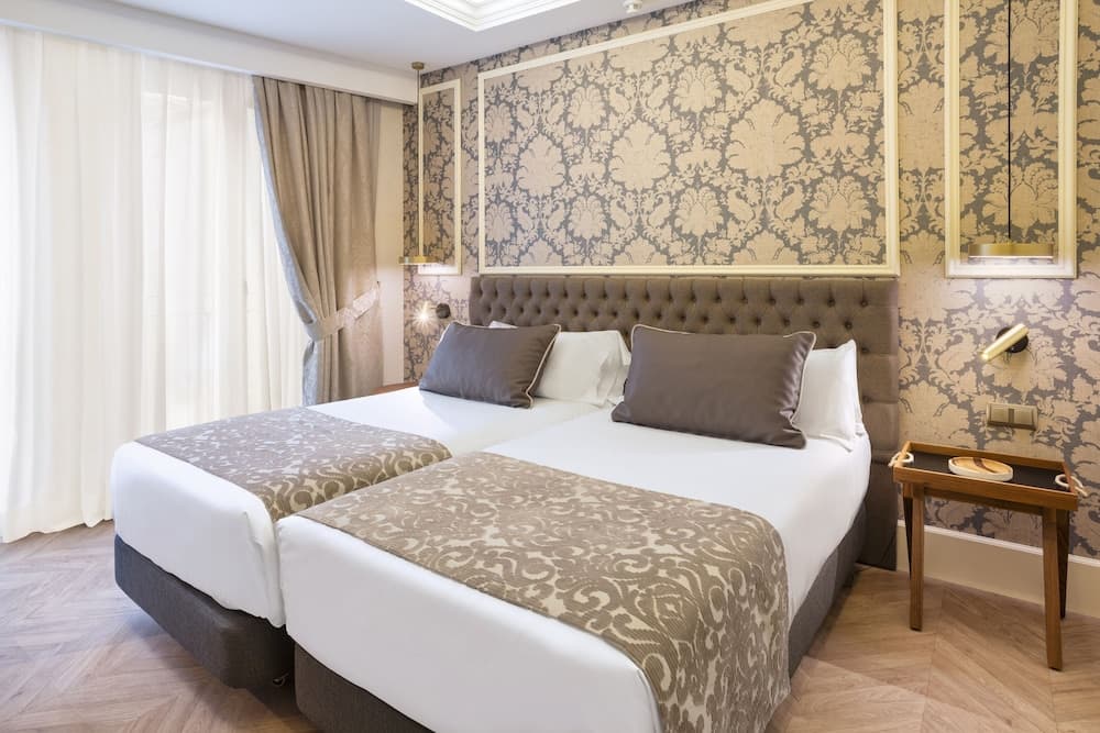 Catalonia Las Cortes Hotel — 30