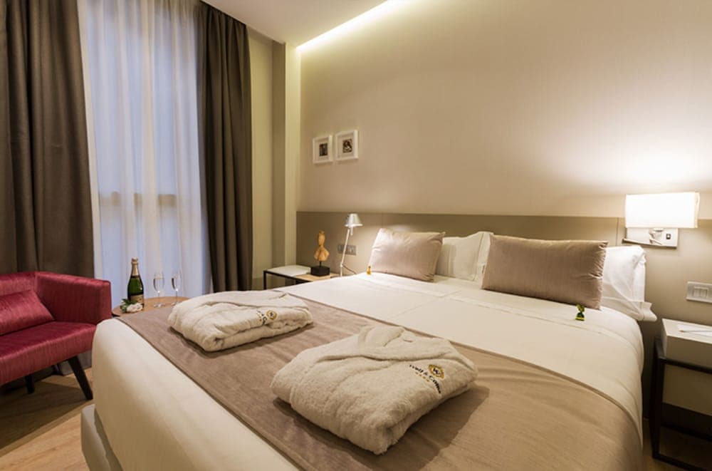 Hotel Well and Come Barcelona — 12