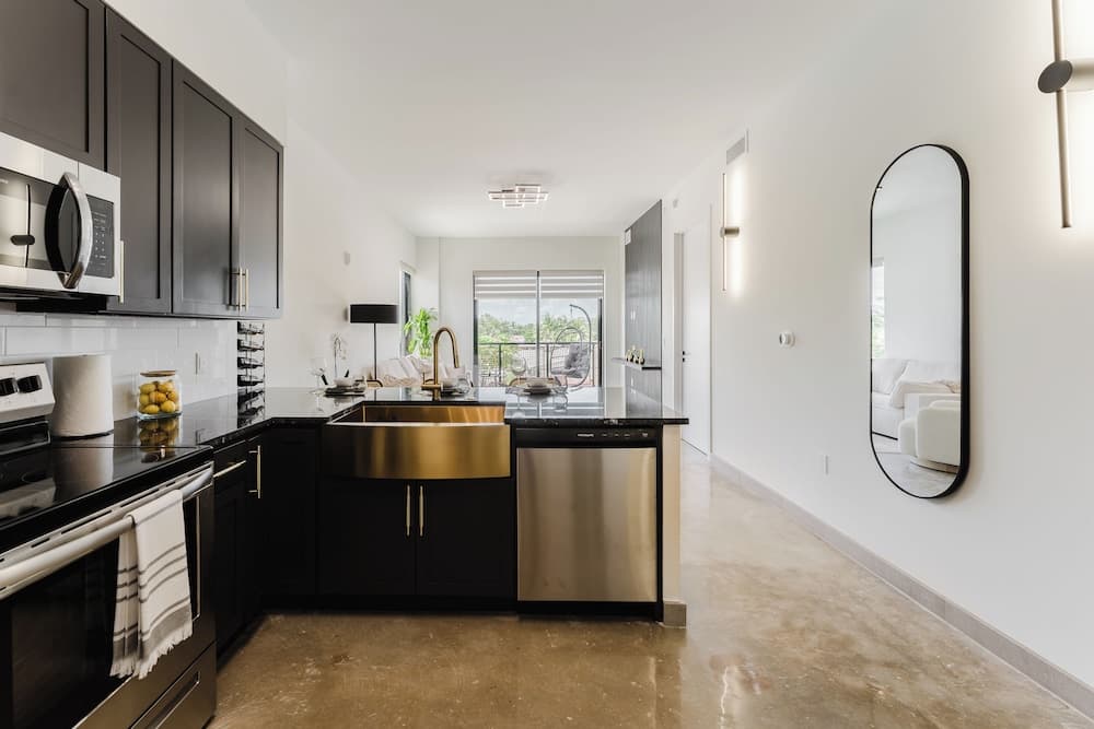 Griffin's Apartment — 15