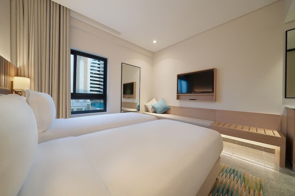 Arabian Park Dubái, un Hotel Edge by Rotana — 7