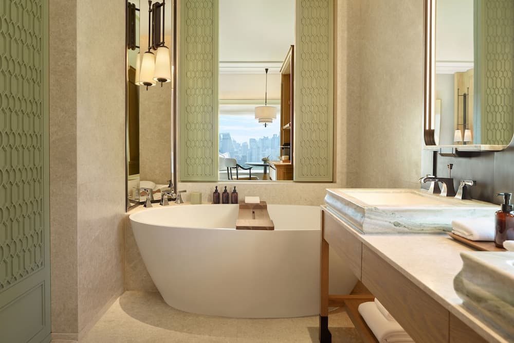 Dusit Thani Bangkok — 13