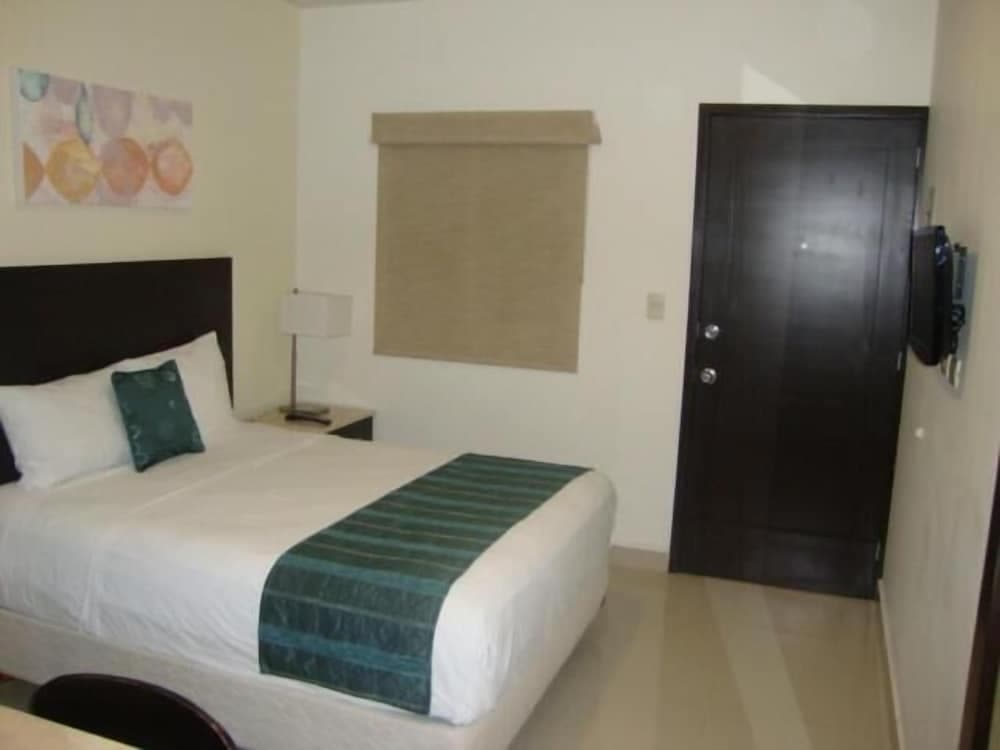 Maria Elena Hotel — 12