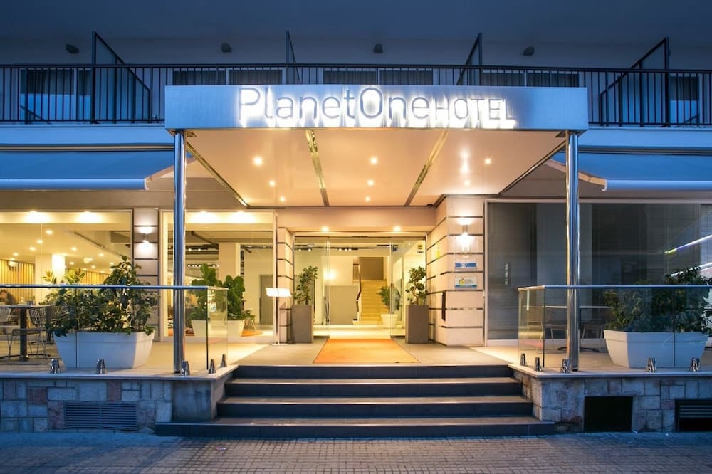 Hotel Planet One — 1
