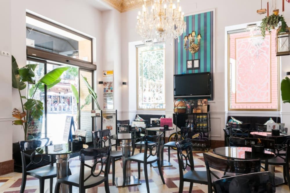 Hotel Boutique Adriano Sevilla — 18