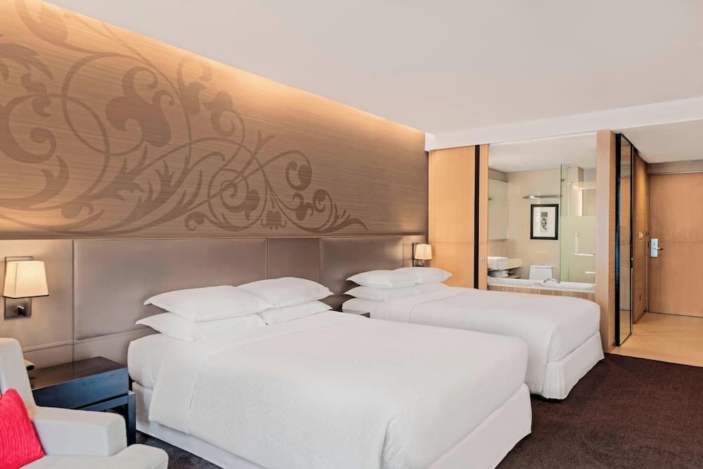 Four Points by Sheraton Bangkok, Sukhumvit 15 — 3