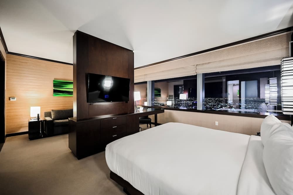StripViewSuites im Vdara — 24