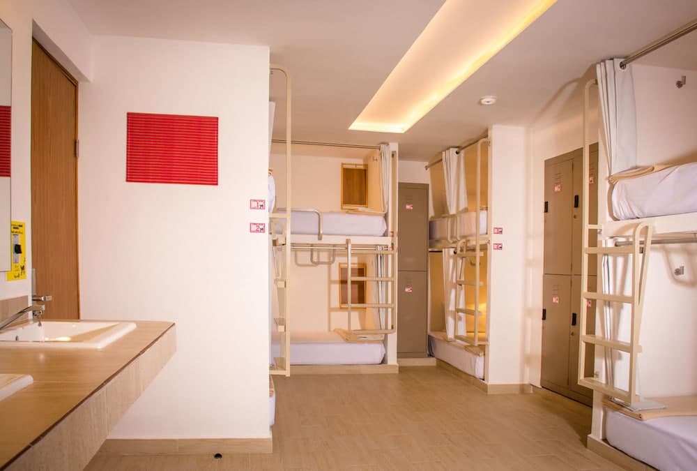 Nomads Party Hotel & Hostal — 26