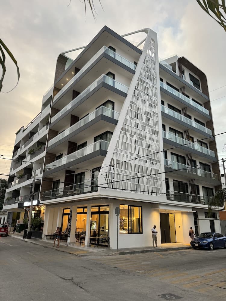 Alizee Tower — 1