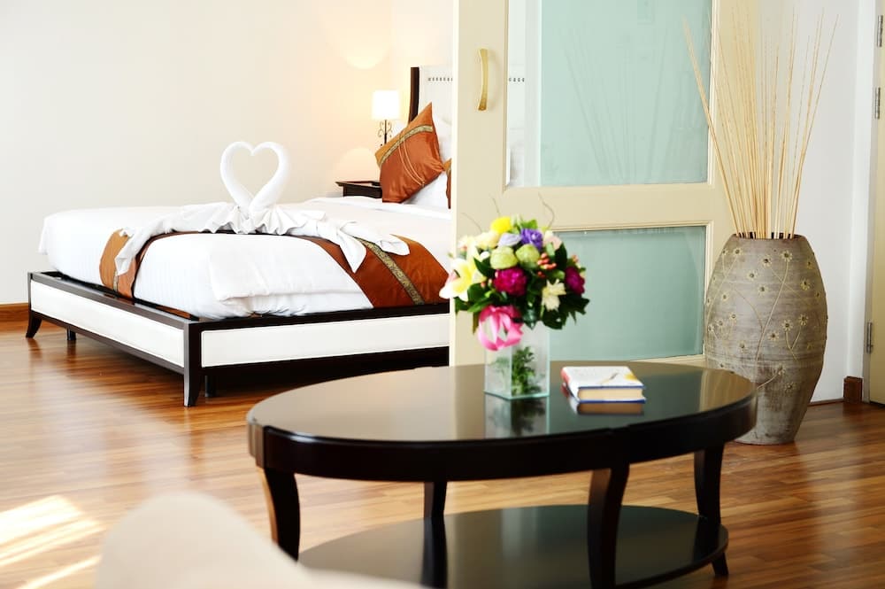 El Hotel y Residencia Bless — 15