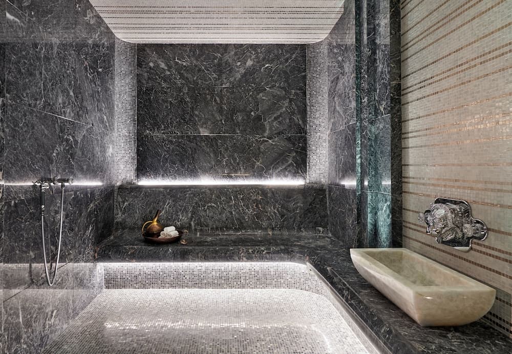 Four Seasons Hotel George V — 22