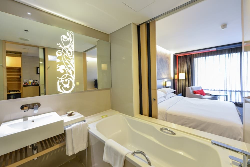 Four Points by Sheraton Bangkok, Sukhumvit 15 — 16