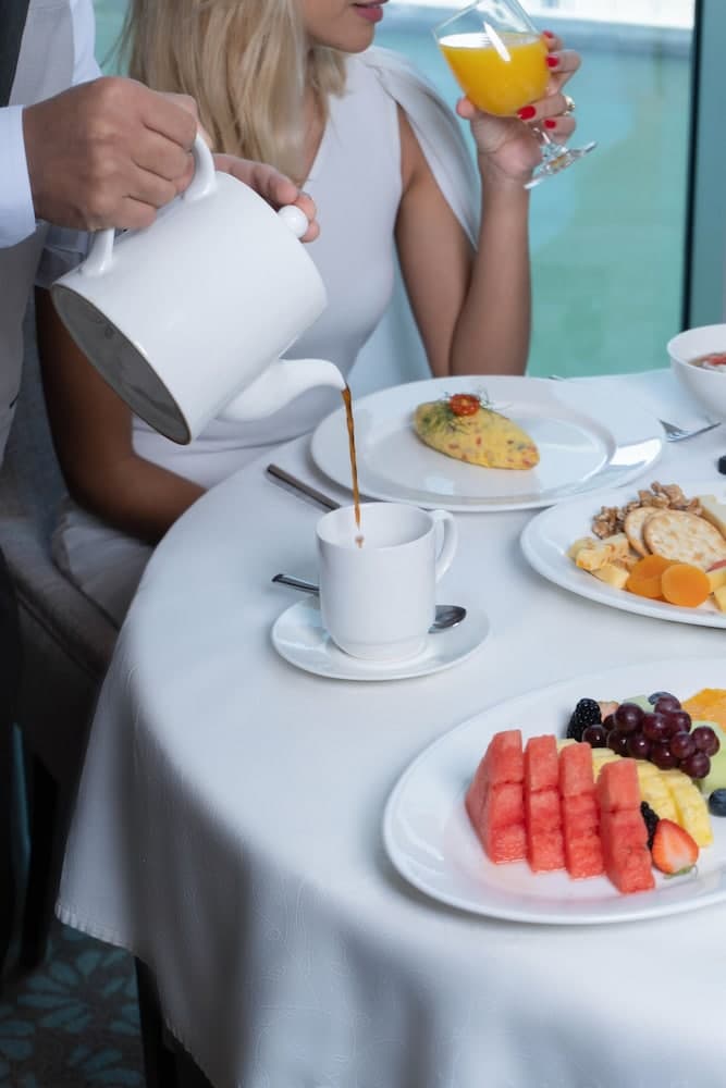 Renaissance Business Bay Hotel, Dubai — 13