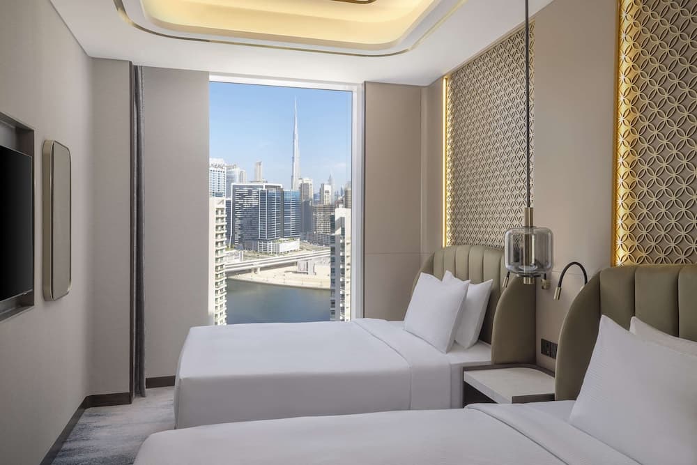 Embassy Suites By Hilton Dubai Business Bay — 2