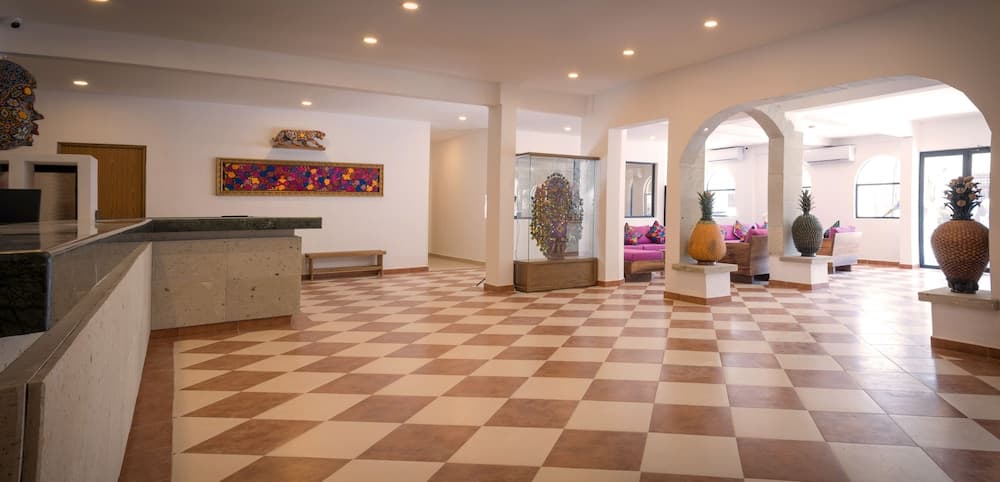Nomads Party Hotel & Hostal — 4