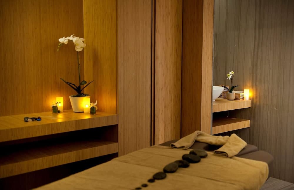 Doubletree by Hilton Istanbul Moda — 8