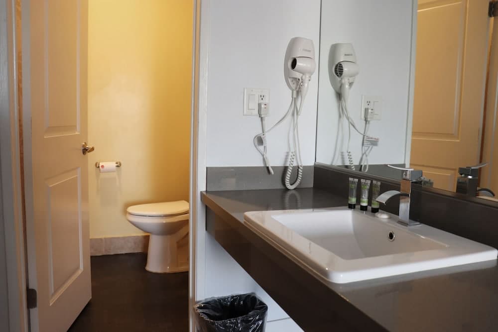 Hometel Suites - Los Angeles (Koreatown) — 14
