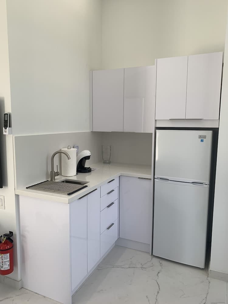 Guesthouse per soli uomini con opzione di abbigliamento vicino a Wilton Manors — 4