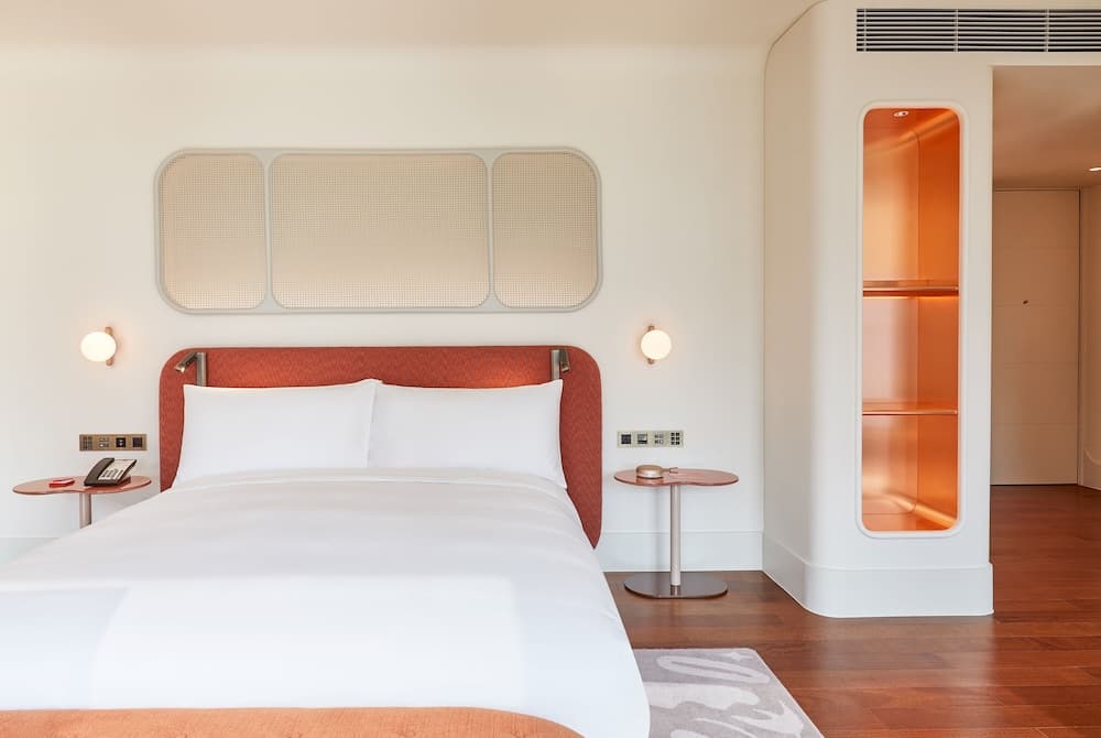 The Standard, Bangkok Mahanakhon — 18