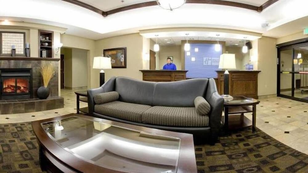 Holiday Inn Express & Suites Miami, ein IHG Hotel — 2