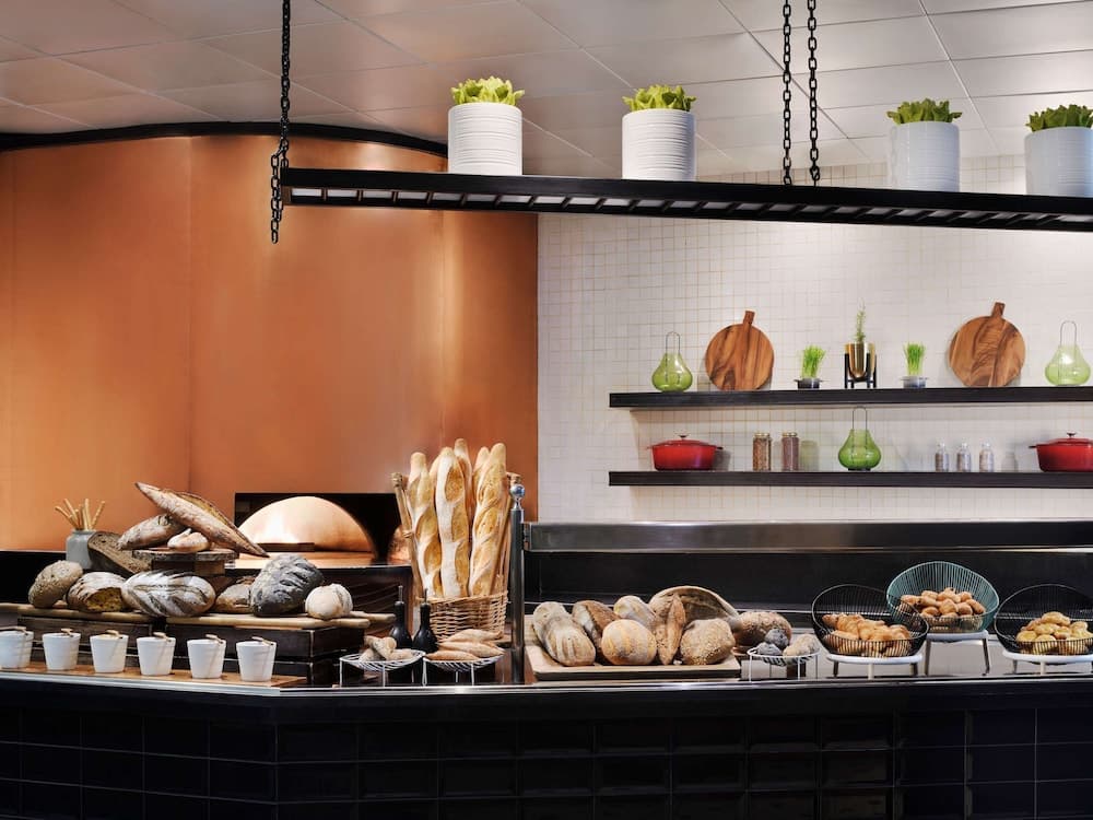 Mövenpick Hotel Jumeirah Beach — 27