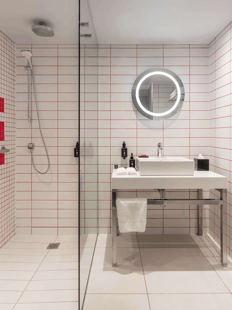 Radisson RED V&A Waterfront, Cape Town hotel, Silo 6, South Arm Road, V&A Waterfront, Cape Town, Western Cape, 8001, South Africa — photo 80