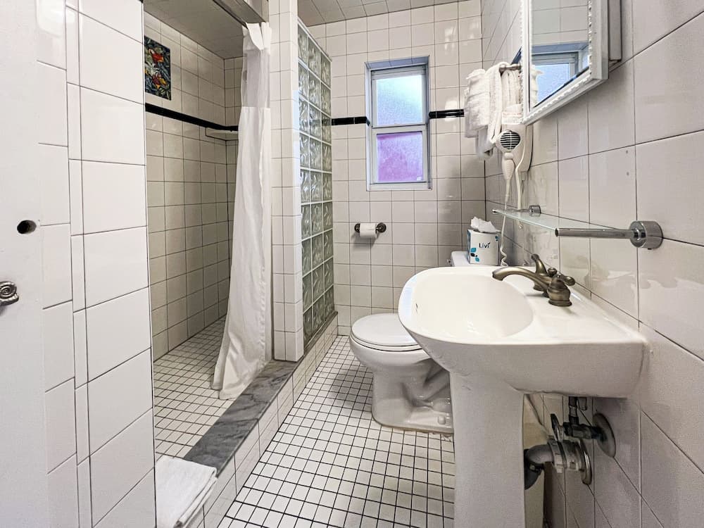 Winterset A North Beach Village Resort Hotel — 4