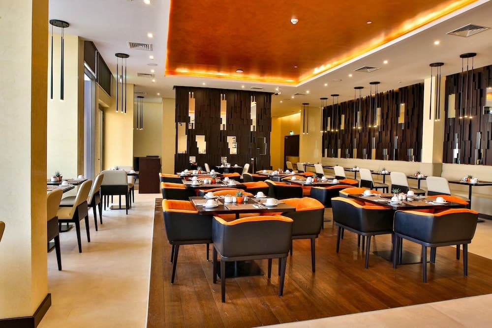 Four Points by Sheraton Production City, Dubai — 26