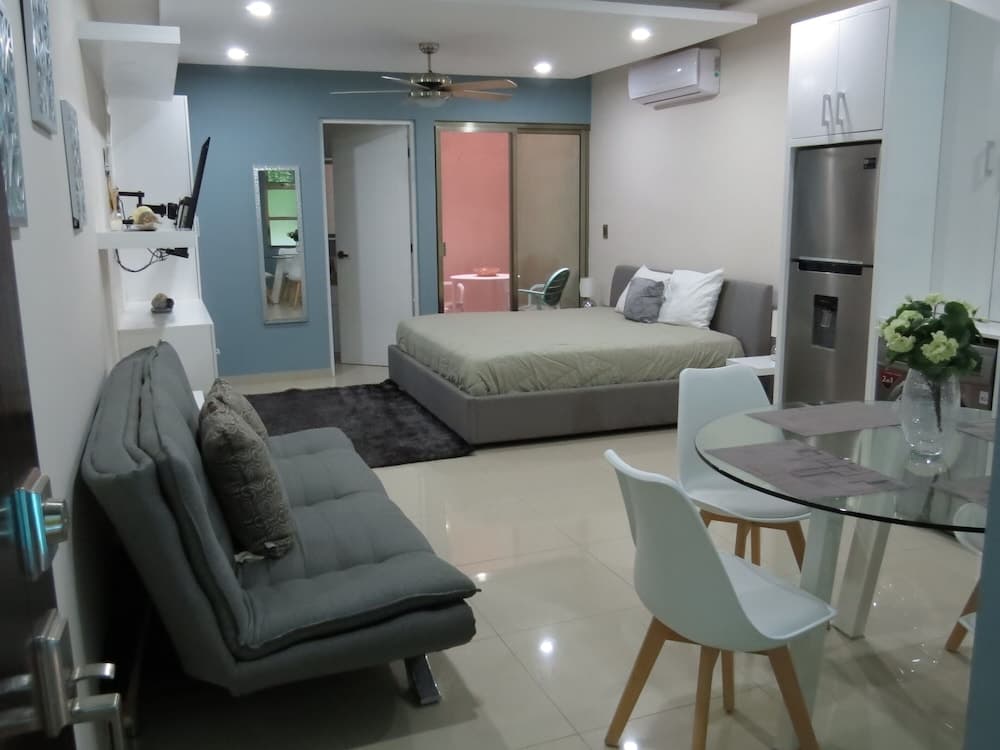 Palmarena Habitaciones y Residencias - Comodidad de Larga Estancia con Estacionamiento, Sauna, Gimnasio y Piscina (A pasos de la 5ta Avenida) — 2
