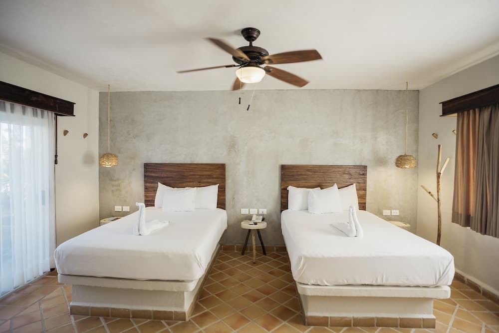 Petit Lafitte Hotel — 22