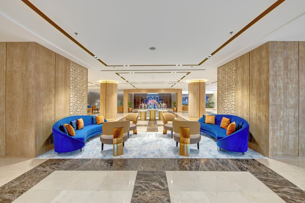 Two Seasons Hotel & Apartments — 8
