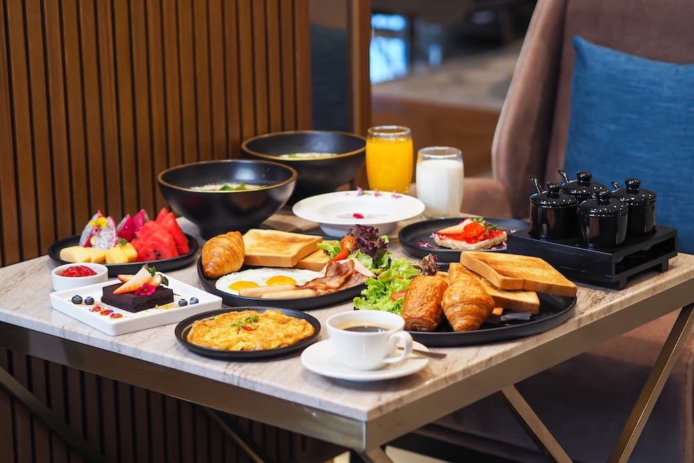 Aira Hotel Bangkok — 19