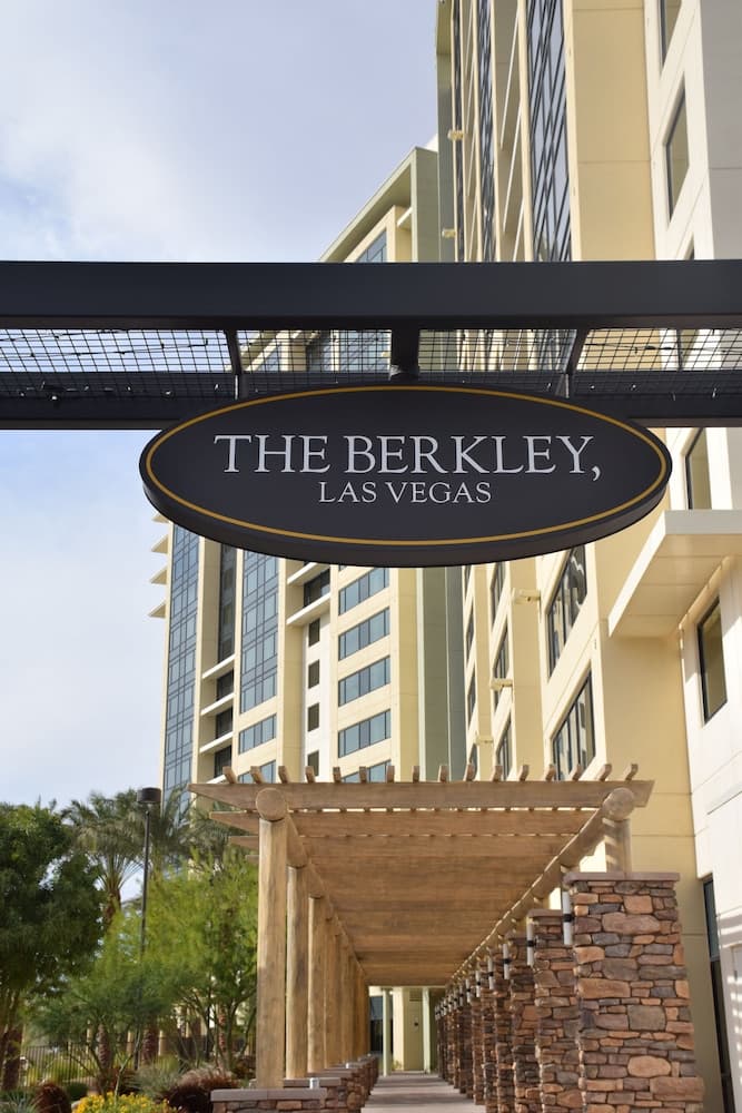 El Berkley Las Vegas — 17