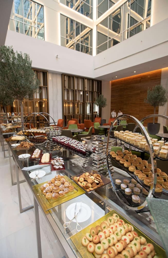 Grand Cosmopolitan Hotel — 26