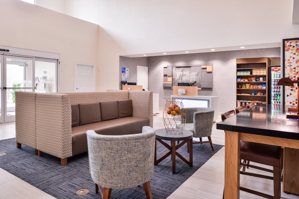 Holiday Inn Express Tampa N I-75 - University Area by IHG — 24