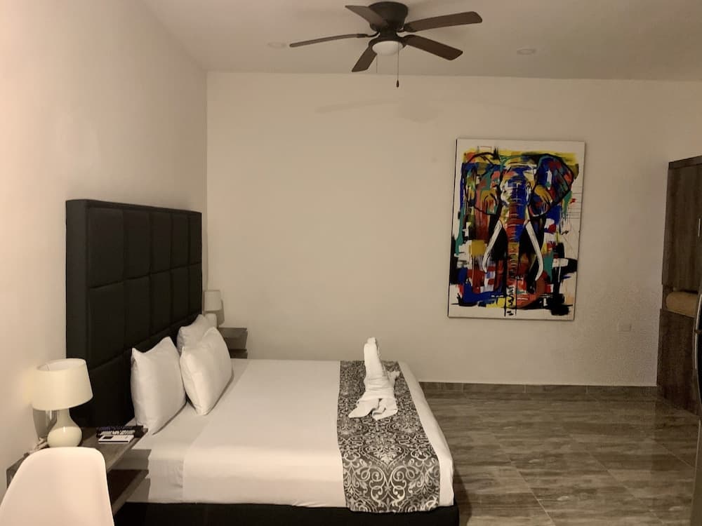 SILVERSANDS Hotel Boutique - 5Th Ave — 19