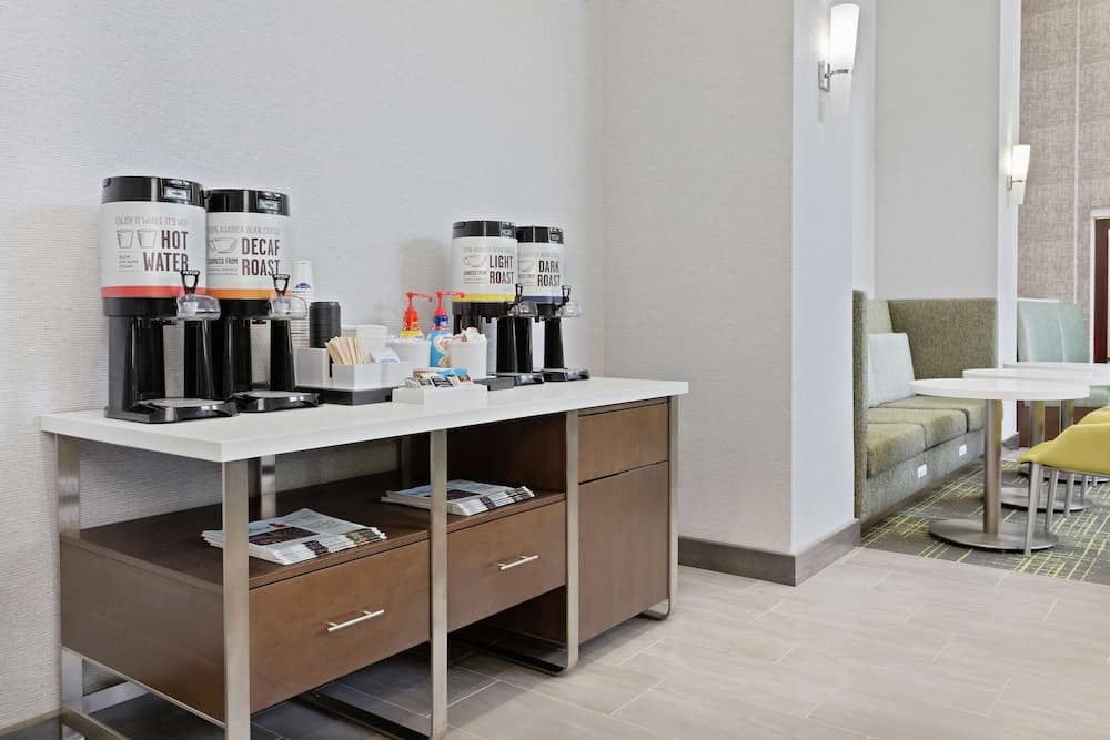 Hampton Inn & Suites Orlando Intl Dr N — 25