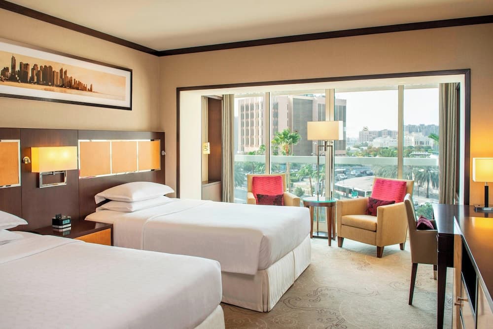 Sheraton Dubai Creek Hotel & Towers — 10