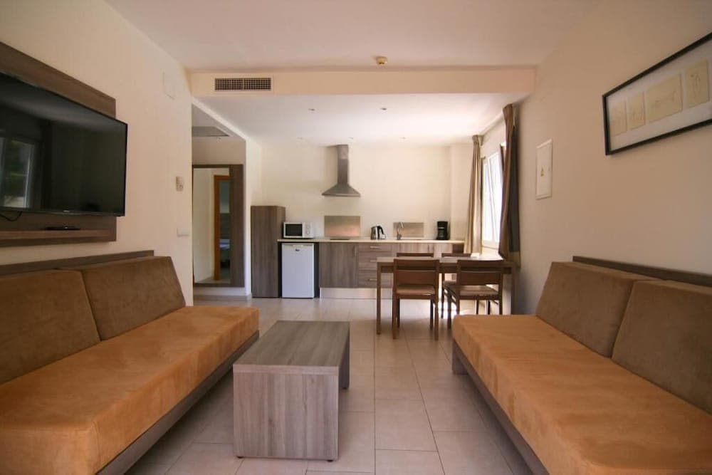 Cabot Tres Torres Apartments — 16