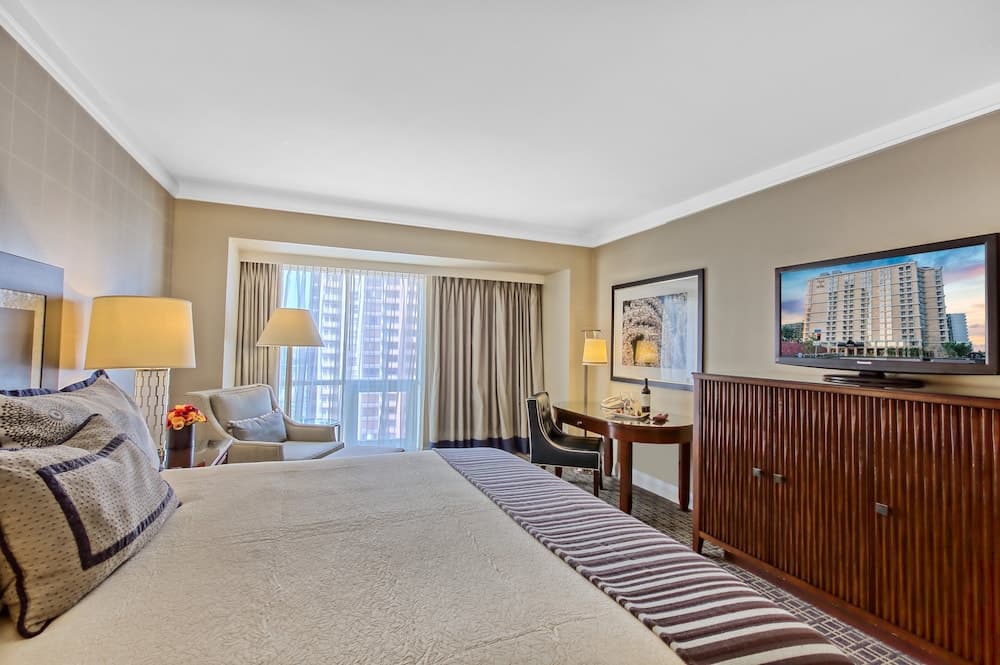 Omni Los Angeles Hotel at California Plaza — 21