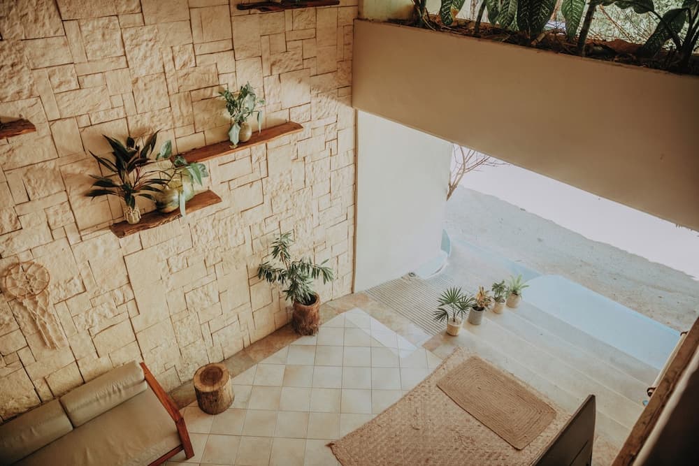 Petit Lafitte Hotel — 6
